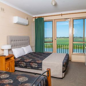 Tailem Bend Riverside Hotel